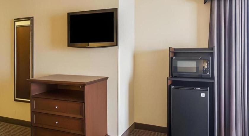 Comfort Inn & Suites Madisonville Luaran gambar
